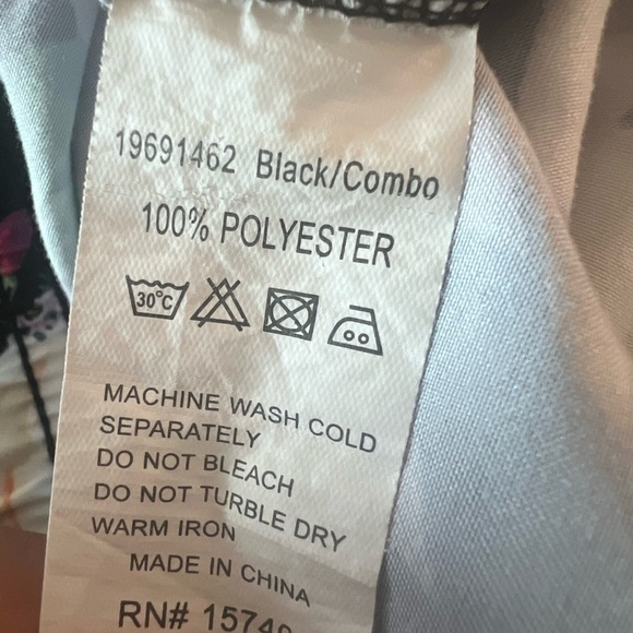 Floral Black Swim Shorts Size Large - Picture 11 of 11